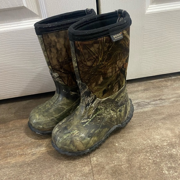 Bogs winter boots. Toddler size 8 - Picture 3 of 5